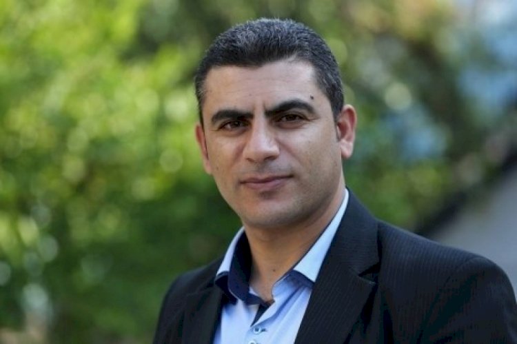 الصحفي أشرف أبو خصيوان