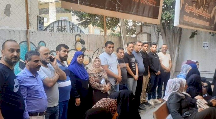 جانب من وقفة تيار الاصلاح الديمقراطي مع الأسرى أمام مقر الصليب الأحمر غزة