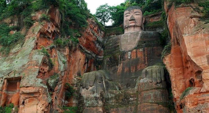 معبد بوذي مصمم من الخشب ارتفاعه 67 مترا