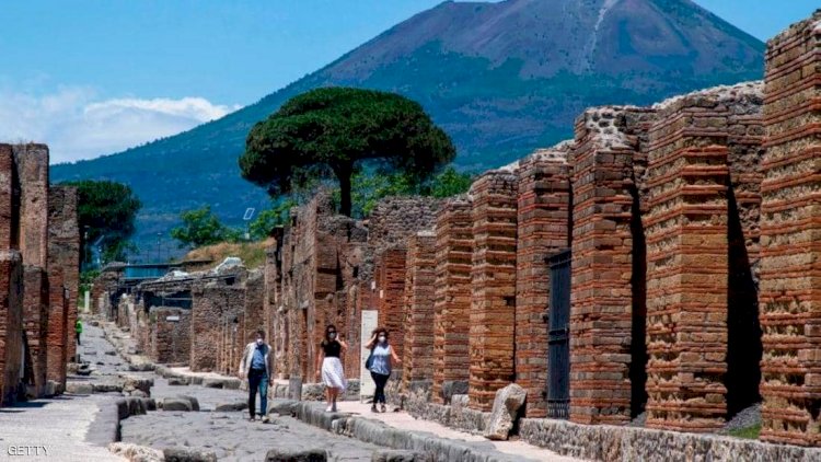 مدينة "بومبي" الواقعة على على جبل بركان فيزوف