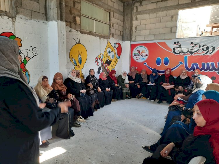 جانب من ورشة العمل التي ينفذها مجلس المرأة 