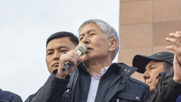 الرئيس القرغيزي السابق، ألمازبيك 