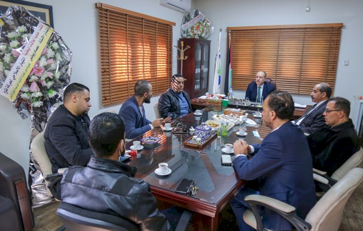 تيار الاصلاح الديمقراطي يزور عصام يونس لتهنئته بالجائزة الفرنسية الألمانية لحقوق الإنسان