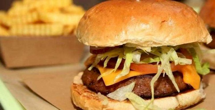البرغر يضم مستوى عاليا من الدهون