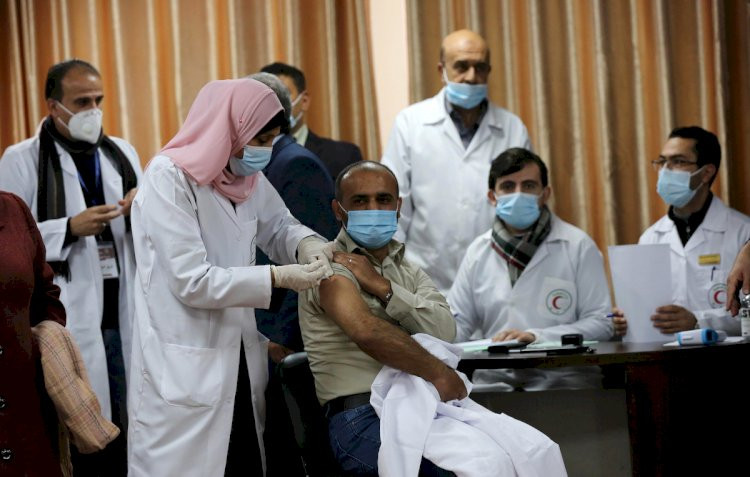 بدأ حملة التطعيم في غزة