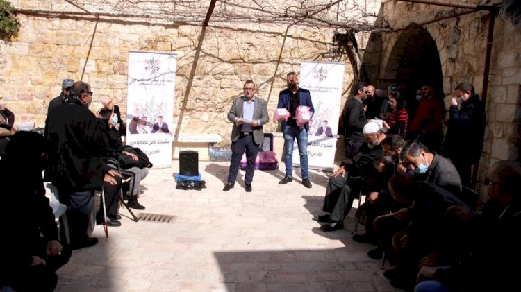 الضفة الغربية: كوادر تيار الإصلاح الديمقراطي تقدم خدمات للمكفوفين في اطار  مشروع النظارات الالكترونية في القدس