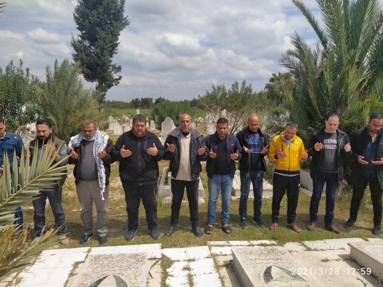 تيار الإصلاح الديمقراطي بمحافظة غزة يزور قبور الشهداء الستة في ذكرى استشهادهم