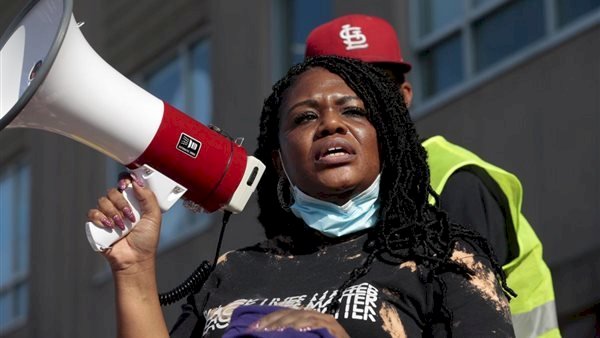  النائب كوري بوش