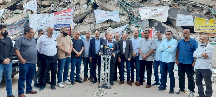  غزة: قيادات تيار الإصلاح الديمقراطي خلال مؤتمر صحفي لتسليم 10 سيارات اسعاف لوزارة الصحة في غزة 6-6-2021