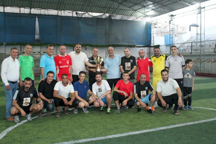 رفح:لجنة الاندية بمجلس الشباب الفلسطيني بساحة غزة لقاء كروي بين فريق حركة فتح في محافظة رفح ونظيره في المحافظة الوسطى والذي أجريَّ على أرض محافظة رفح.