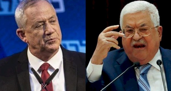 صورة: الرئيس الفلسطيني محمود عباس مع وزير الجيش الإسرائيلي بيني غانتس 