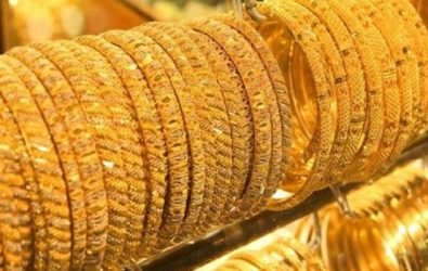 الذهب قرب أدنى مستوى في 9 أسابيع