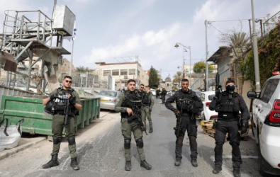 قوات الاحتلال تعتقل 22 فلسطينيا بالضفة والقدس وتُفجّر منشأة بنابلس