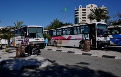 نقابة شركات الباصات تحذر من توقف نقل الكوادر الطبية في غزة