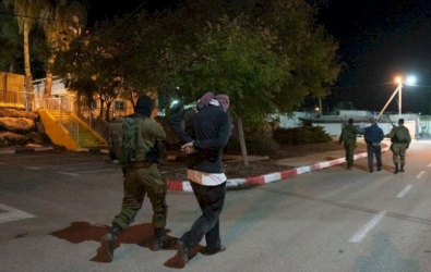 اعتقالات ومداهمات بالضفة والقدس وإصابات بالاختناق
