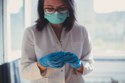 حقنة فيروس الورم الحليمي البشري قد تقي النساء من الإصابة بالسرطان!