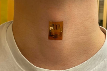 باحثون يبتكرون بطارية للأجهزة الإلكترونية من البكتريا والعرق