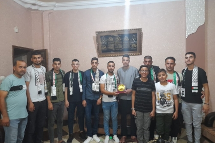 بالصور..الشبيبة الفتحاوية  تستكمل  سلسلة زياراتها لطلبة الثانوية العامة الناجحين