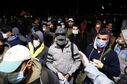 عمال فلسطينيون ينفذون إضرابا على الحواجز العسكرية بالضفة الغربية..فيديو