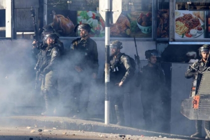 الاحتلال يطلق قنابل الغاز صوب المواطنين غرب سلفيت