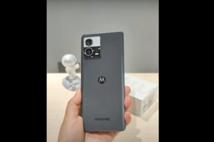 موتورولا تطلق أحد أفضل هواتف أندرويد لهذا العام