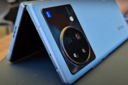 قابل للطي ..هاتف أندرويد جديد يتحدى هواتف سامسونغ