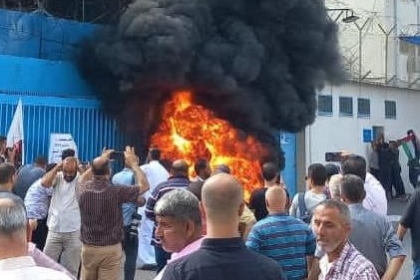 احتجاجات ضد الأونروا في غزة  ...متضررو عدوان  "2014" يطالبون بحل قضيتهم