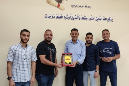 لجان الثانوية العامة بحركة الشبيبة الفتحاوية تزور مدرسة جمال عبد الناصر وتكرم إدارتها