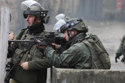 بيت لحم: الاحتلال يصيب مواطنا بقنبلة غاز وآخرين بالاختناق