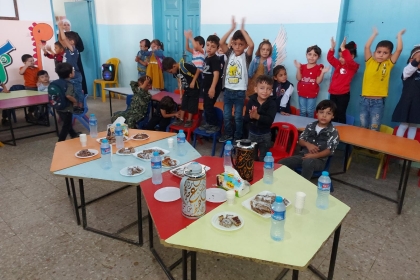 لجنة رياض الأطفال في مجلس المرأة بمحافظة الشمال ينفذ مديحاً نبوياً احتفالاً بيوم المولد النبوي