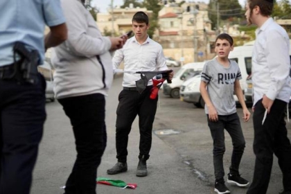 مستوطنون يعتدون على فتى بمنطقة "المعرجات" غرب أريحا قبل اعتقاله