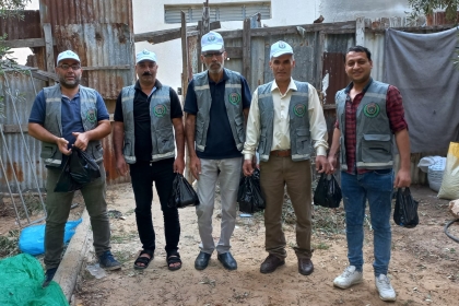 بالصور: مجلس العمال في محافظة الوسطى ينفذ عدة زيارات ميدانية لمزارع جني الزيتون