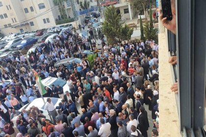 نقابة الأطباء تهدد بالإضراب وإخلاء المستشفيات وتحمل الحكومة المسؤولية