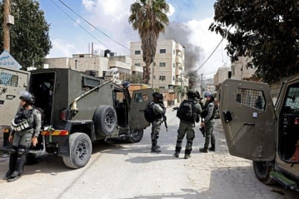 بعد عملية كريات  أربع.. الاحتلال يُحاصر الخليل واعتداءات للمستوطنين