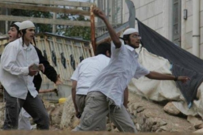 مستوطنون يهاجمون منازل المواطنين جنوب نابلس