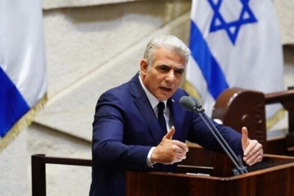 لابيد: لن نسمح بإخضاع جنود الاحتلال للتحقيق بشأن ظروف اغتيال شيرين أبو عاقلة