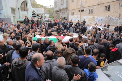 بالصور: الآلاف من جماهير شعبنا تشيع المناضل عبد الكريم شمالي إلى مثواه الأخير