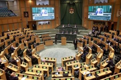 نواب أردنيون يُوقعون على مذكرة تضامن مع الشعب الفلسطيني