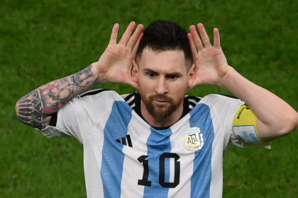 ميسي يطالب ب 3 أضعاف راتب رونالدو للانتقال للهلال السعودي