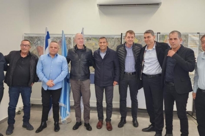 للمرة الأولى منذ توليه منصبه.. وزير الجيش الإسرائيلي يزور غلاف غزة