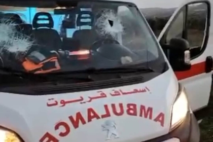 نابلس: إصابات بالاختناق ومستوطنون يحرقون مركبات ويعتدون بالضرب على مسعفين