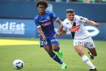 بعد المغربي حكيمي.. لاعب جزائري يتورط في فضيحة جنسية بفرنسا