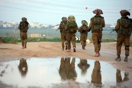 جيش الاحتلال يعتقل مواطنًا من خربة "ذراع عواد" في الأغوار