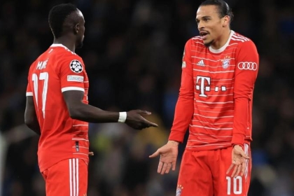 قبل اعتداء ماني: 7 مرات ضرب لاعب زميله أمام أنظار العالم