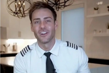 فيديو غريب عن حمّام طائرة يحصد الملايين.. أين تذهب المخلفات؟