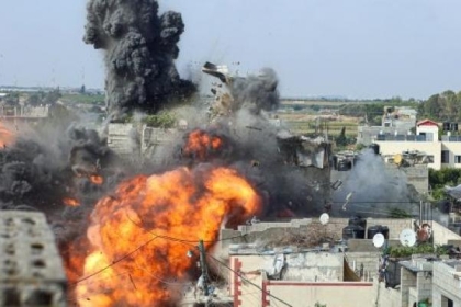 غارات اسرائيلية مُكثفة على مقار حكومية وسط مدينة غزة