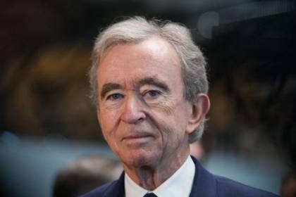 أغنى رجل في العالم يخسر 11 مليار دولار من ثروته خلال يوم واحد