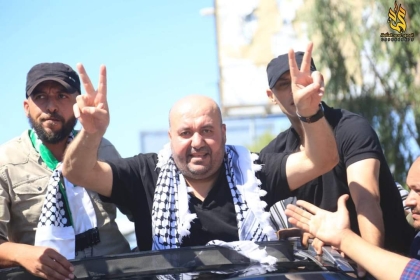 ملف الأسرى بساحة غزة يهنئ الأسير المحرر وجدي العثامنة بمناسبة الافراج عنه