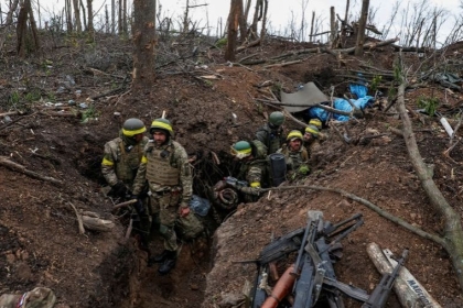 معارك ضارية في باخموت.. أوكرانيا تحذر من تفجير مفاعل زاباروجيا