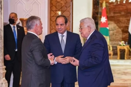 الرئيس عباس يصل مصر غدًا للمشاركة بقمة ثلاثية